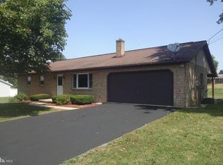 1130 Gayman Rd, Chambersburg, PA 17202