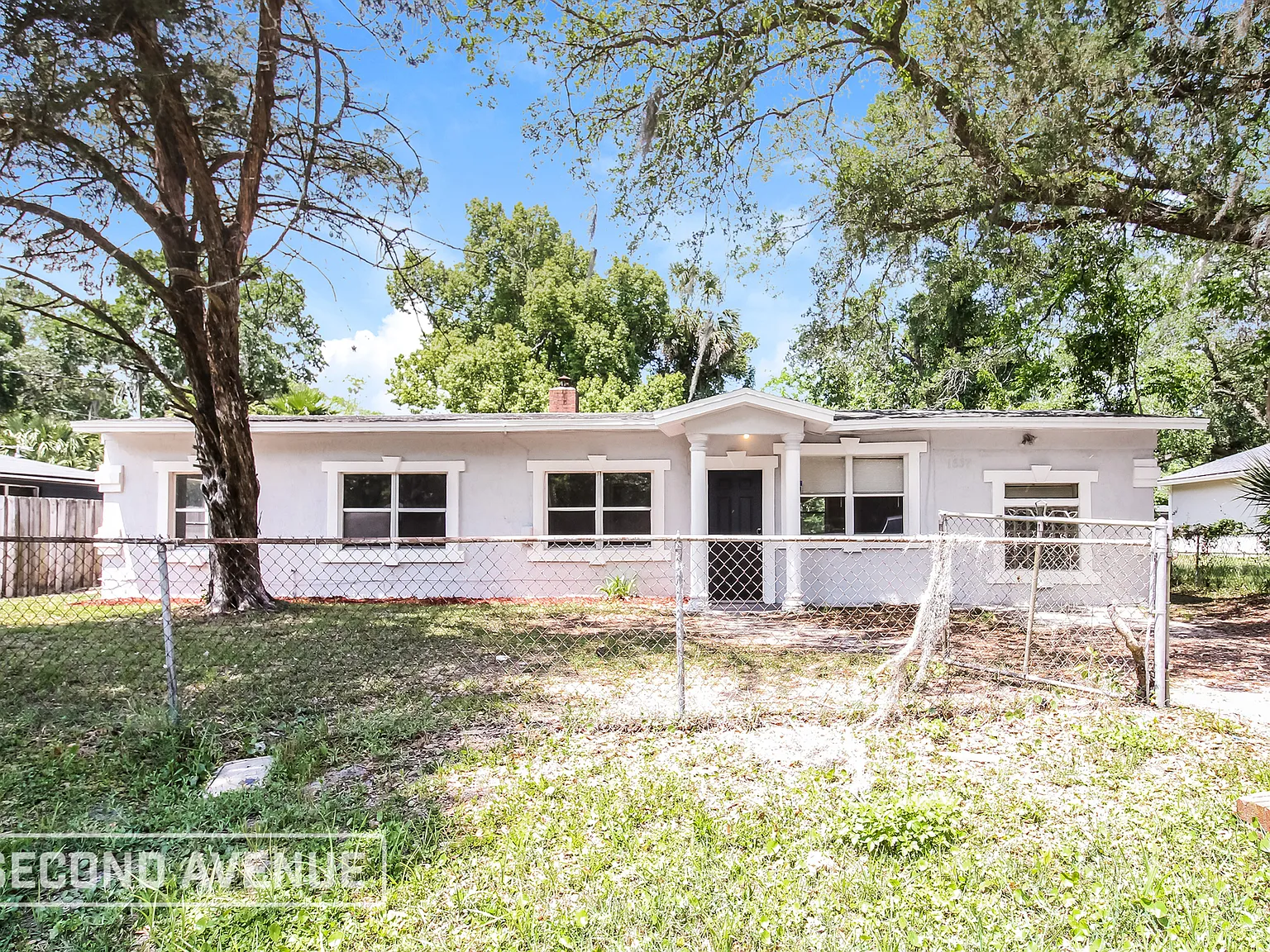 4 bed, 2.0 bath, 1396 sqft, $1,445 — Photo 1