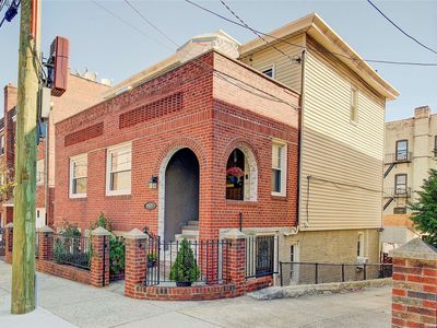 25-37 42nd Street, Astoria, NY, 11103