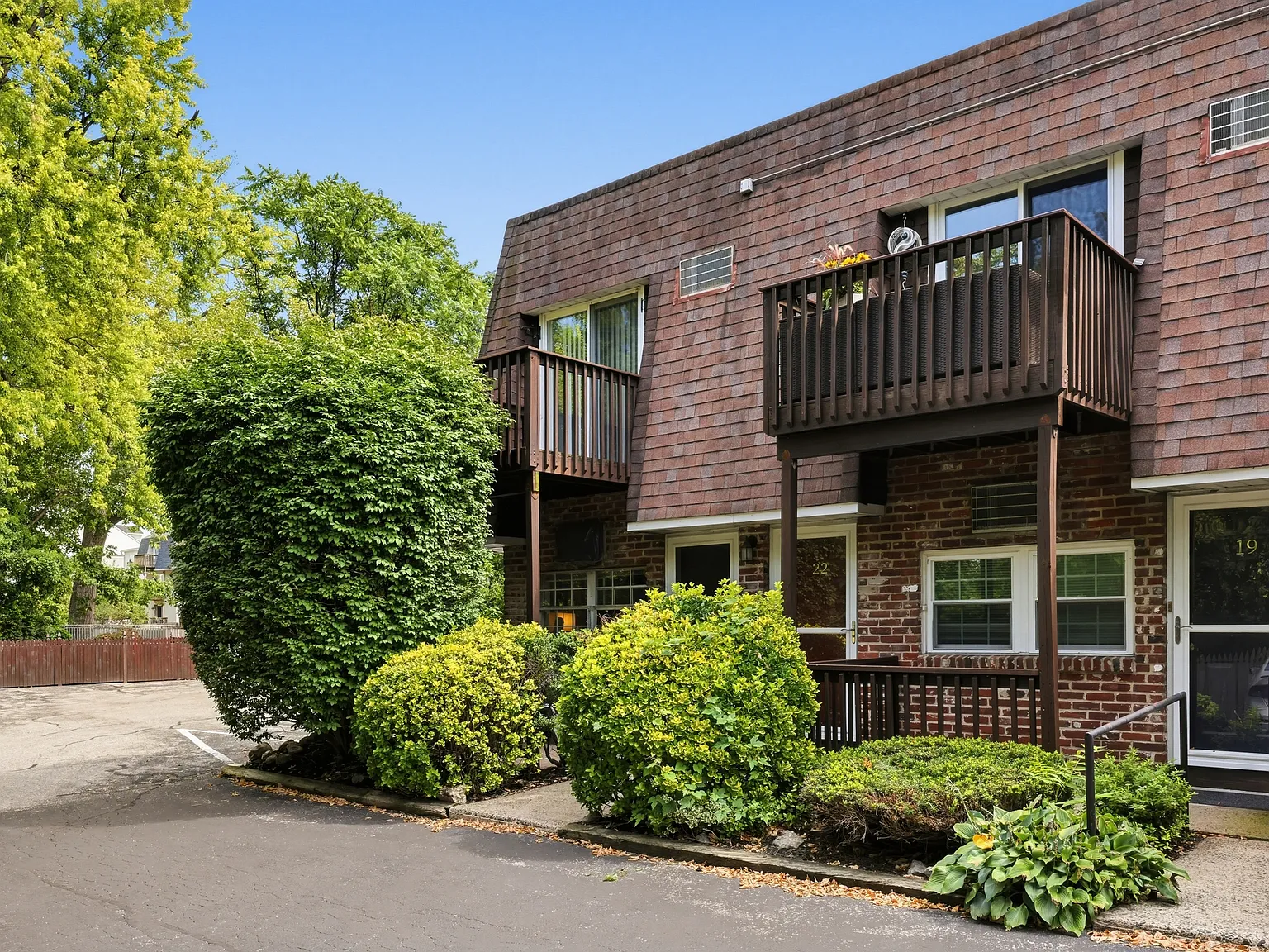 1 bed, 750 sqft, $1,900 — Photo 1