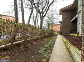 3926 Stone Gate Dr, Suitland, MD