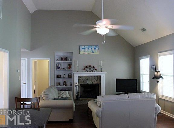 4th image of 304 Lyman Ct