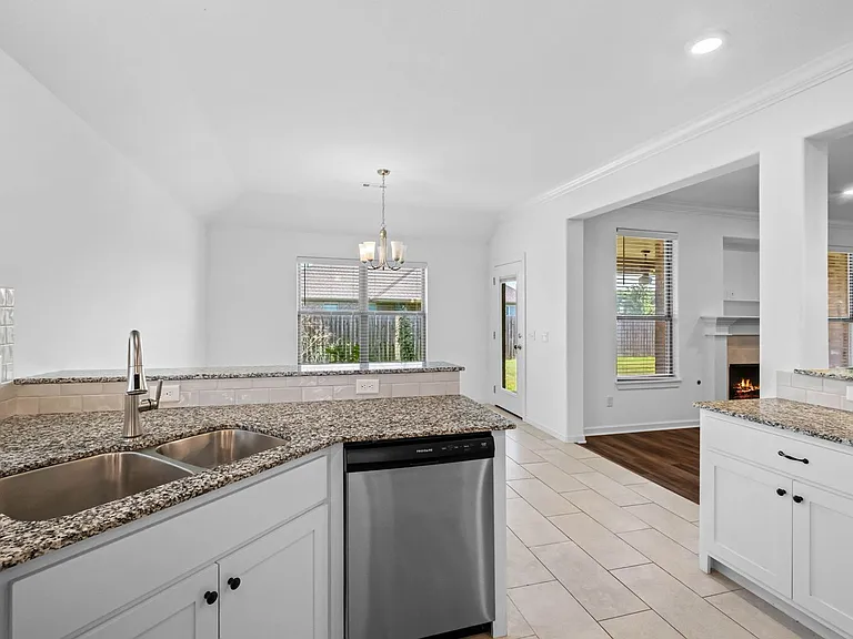 4304 W Newton Ave — Photo 11