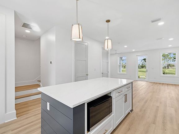 4th image of 268 Dockside Dr