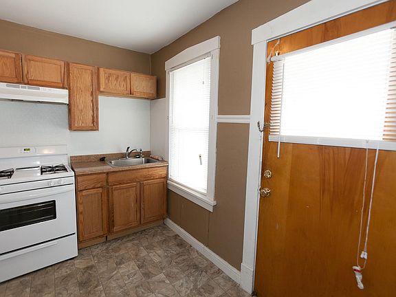 2nd image of 10434 Maddox Pl