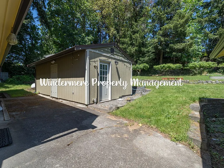 25996 Barber Cut Off Rd NE — Photo 4