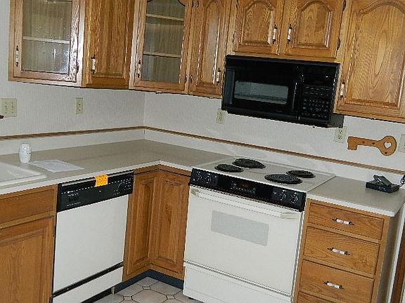 3rd image of 14662 Kiefer Rd