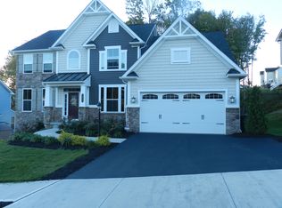 2506 Notre Dame Ct, Sewickley, PA 15143