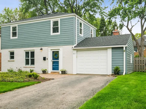 611 E Davis St, Arlington Heights, IL 60005