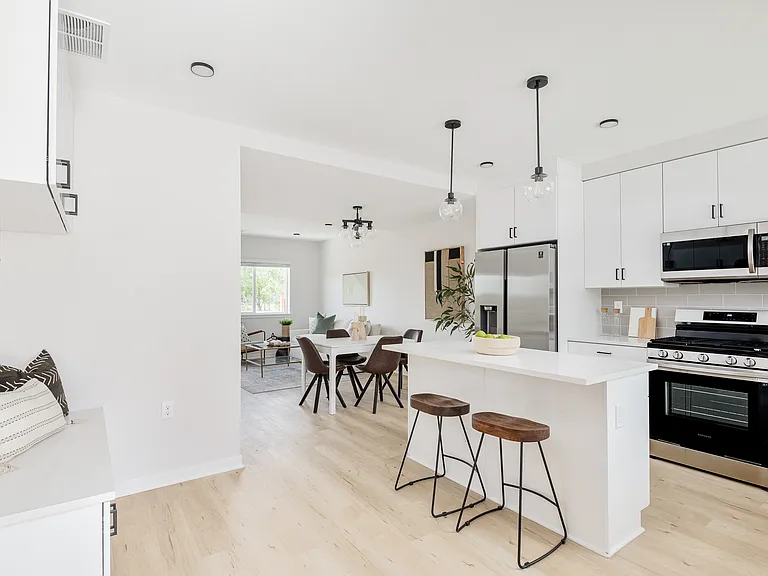 Highline Village Townhomes II — Photo 5