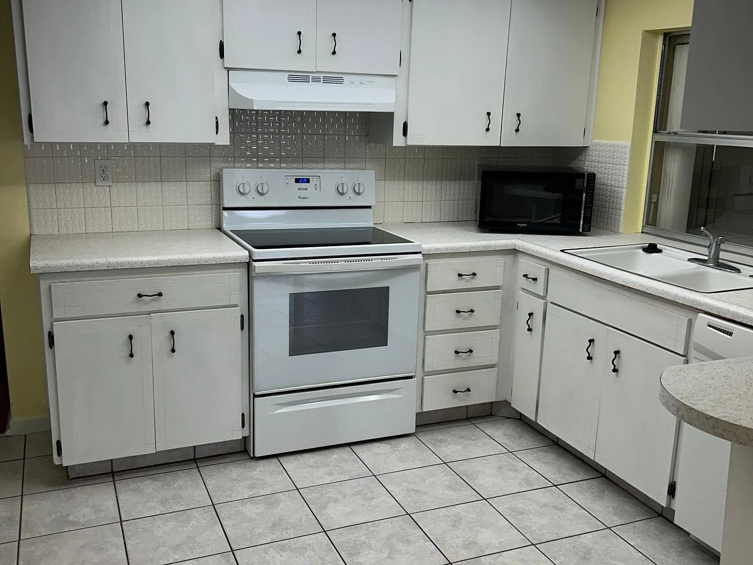 3 bed, 1307 sqft, $1,700 — Photo 4