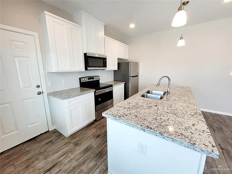 5805 Swallow Ave #3 — Photo 7
