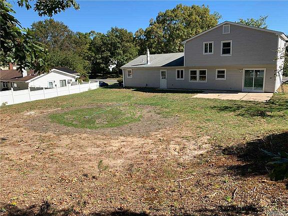 3rd image of 36 Wellsley Ln