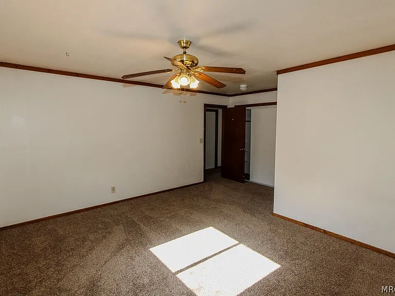 376 Santa Barbara Ave — Photo 18