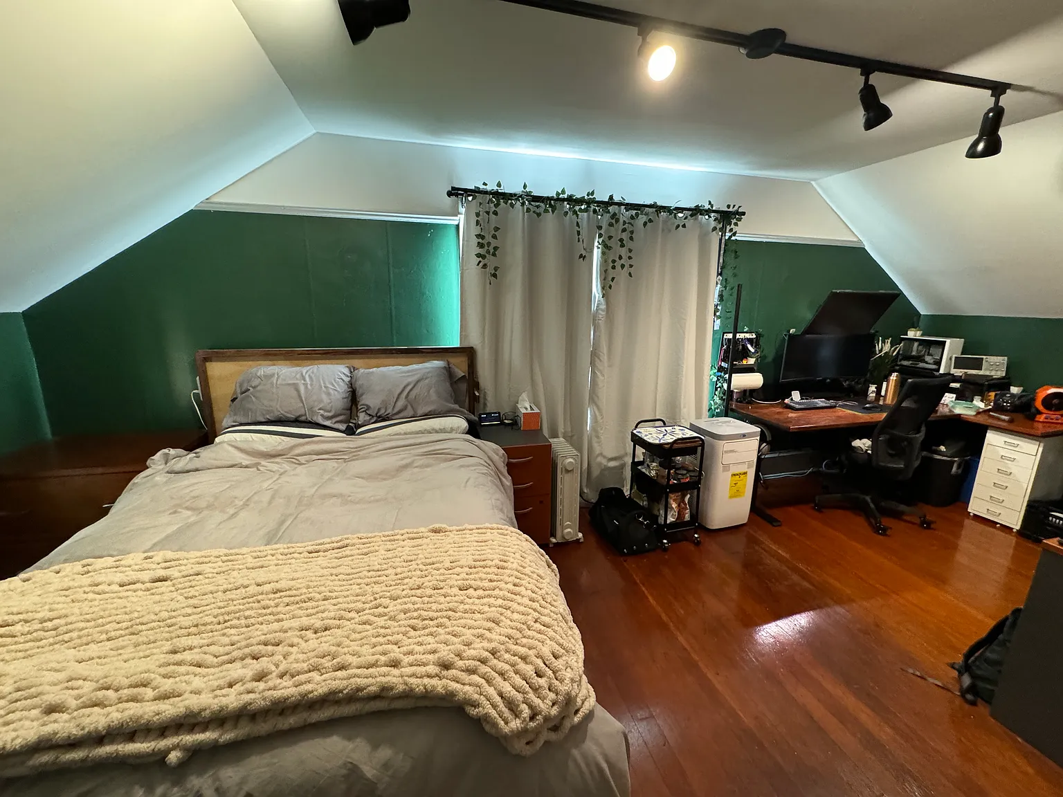 6 bed, 2.5 bath, 2110 sqft, $865 — Photo 3