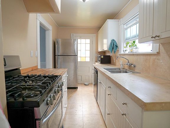 5th image of 1023 Isabella Ave