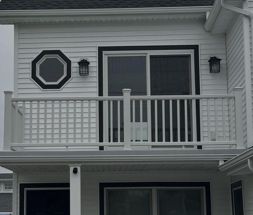 1st image of 208 16th Ave