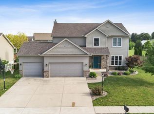 1240 E Monroe St, Morton, IL 61550