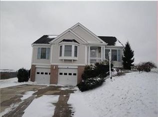 6 Trotwood Cir, Canonsburg, PA 15317
