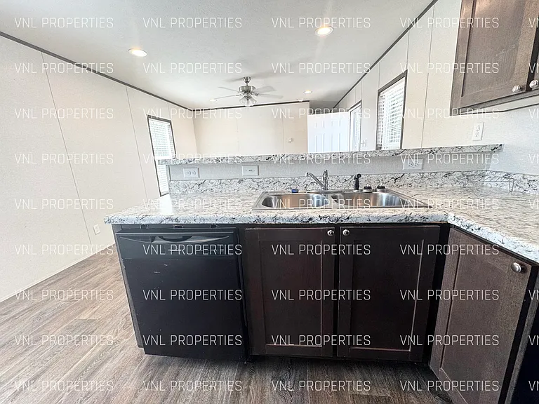 3815 S Main St #18 — Photo 6