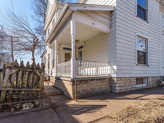 2nd image of 115 Cross St #117