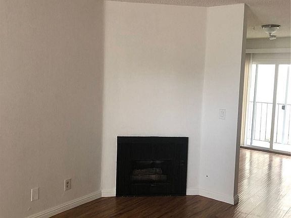3rd image of 6326 Hazeltine Ave APT 4