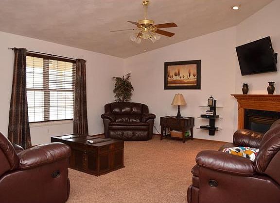 4th image of 912 Meadow Brook Dr