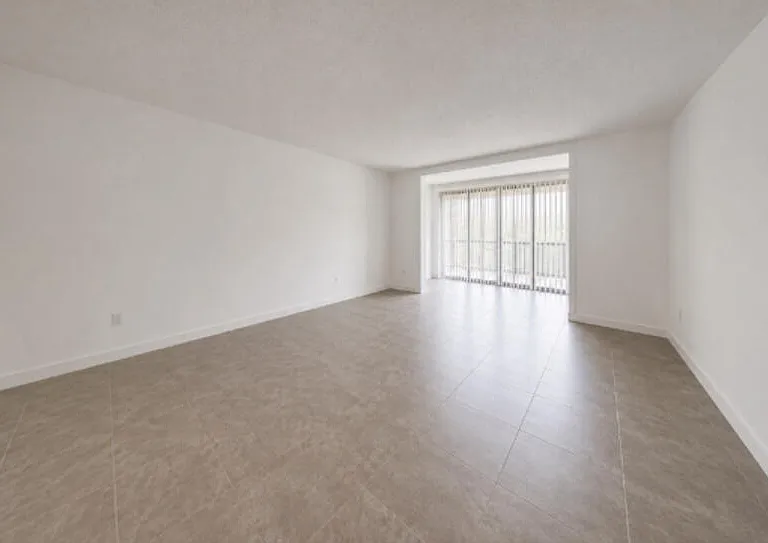3740 Inverrary Dr #3G — Photo 7