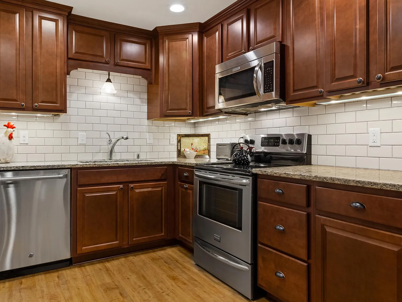 2 bed, 1400 sqft, $2,650 — Photo 4