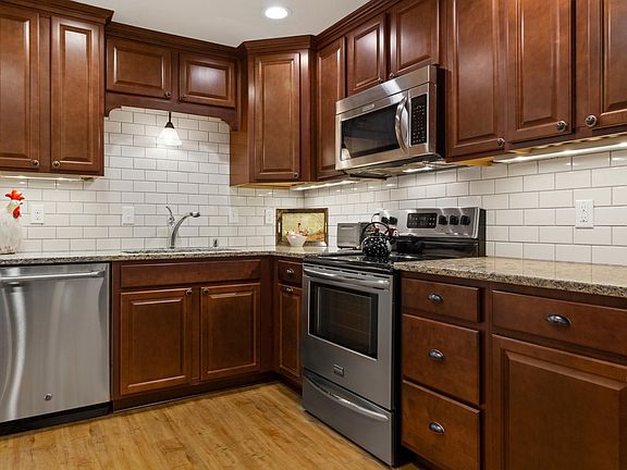 4th image of 519 Hickory St Ste 3