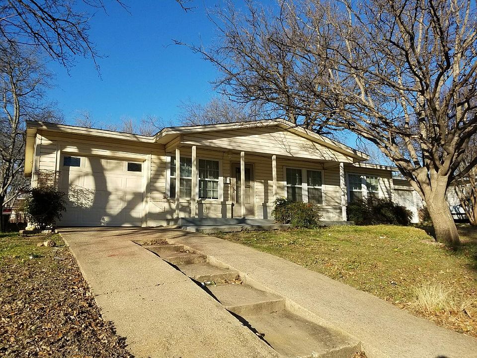 1st image of 2611 Fieldale Dr