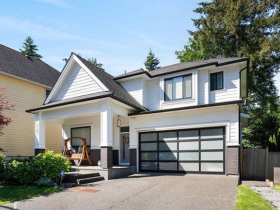 2nd image of 3323 147th St