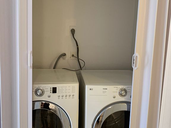 3rd image of 91 NE 12th Ave #91
