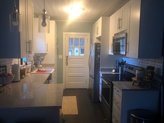 3rd image of 1524 Linden Ave
