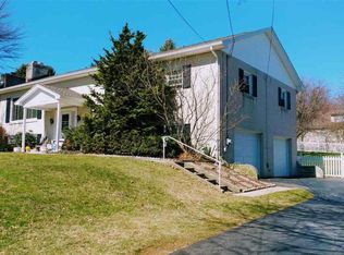 443 Summit Dr, Red Lion, PA 17356
