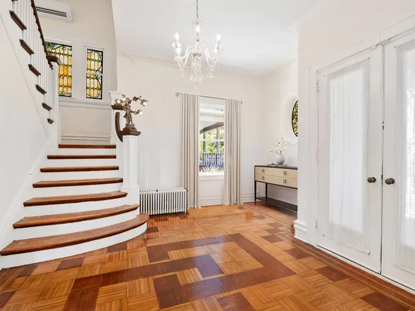 17-19 Columbia Terrace image 1 of 25