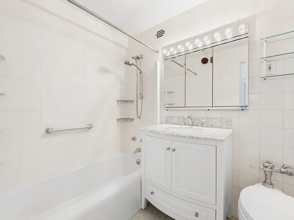 40 East 78th Street image 4 of 8