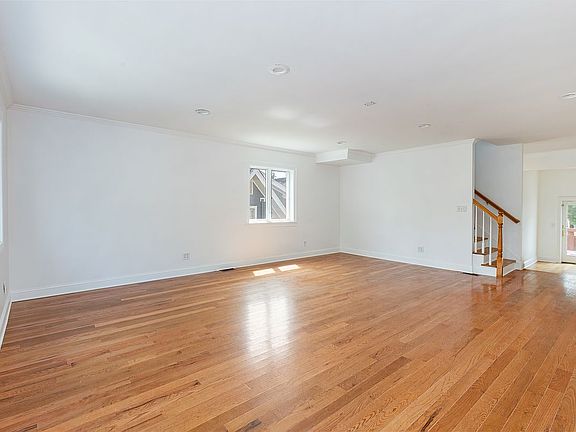 5th image of 5637 Delafield Ave