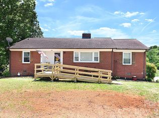 902 E Boyd St, Maiden, NC 28650