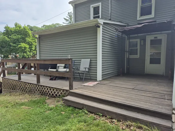 821 W Main St, Meriden, CT 06451