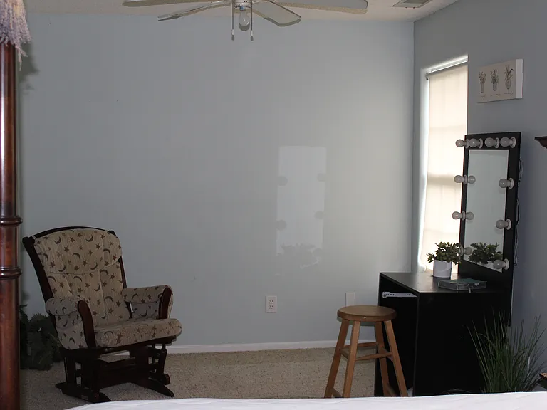 sitting room attached to master bedroom