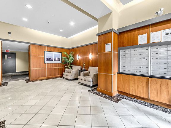 3rd image of 5133 Garden City Rd #1104