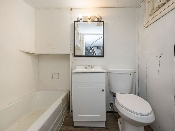 5th image of 3518 E Edgar Ave