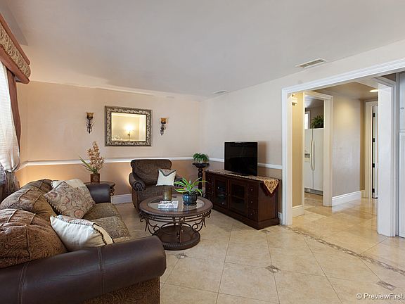 3rd image of 1020 Olive Ave