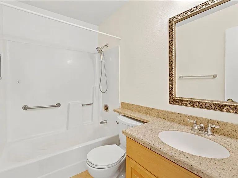 6350 Genesee Ave — Photo 14