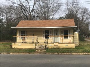 1207 E Travis St, Marshall, TX 75670