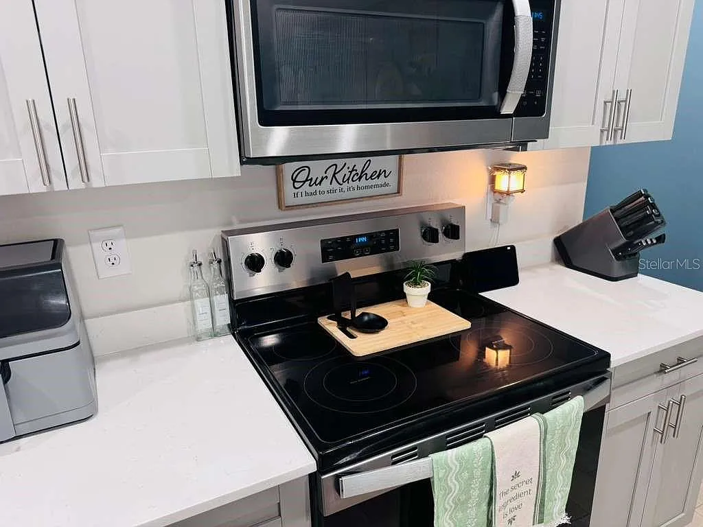 3 bed, 2.5 bath, 1542 sqft, $1,950 — Photo 4