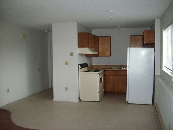 2nd image of 170 Glenwood Dr