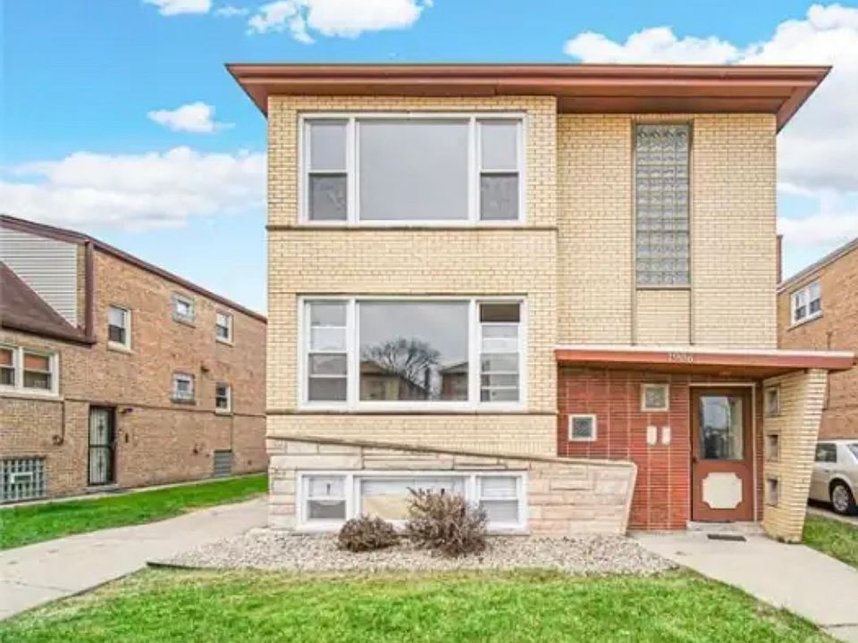 1st image of 7900 S Whipple St #2