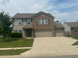 705 Breakers Ln, Fortville, IN 46040